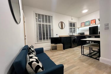 1 bed house, Pearson Road, Mutley, Plymouth, PL47DH - Image 2